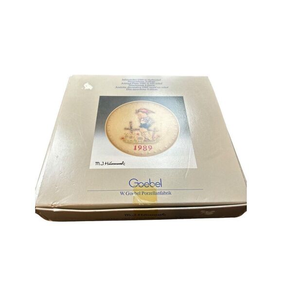 M.J. Hummel Annual Plate 1989 In Bas-Relief By Goebel - Picture 6 of 10